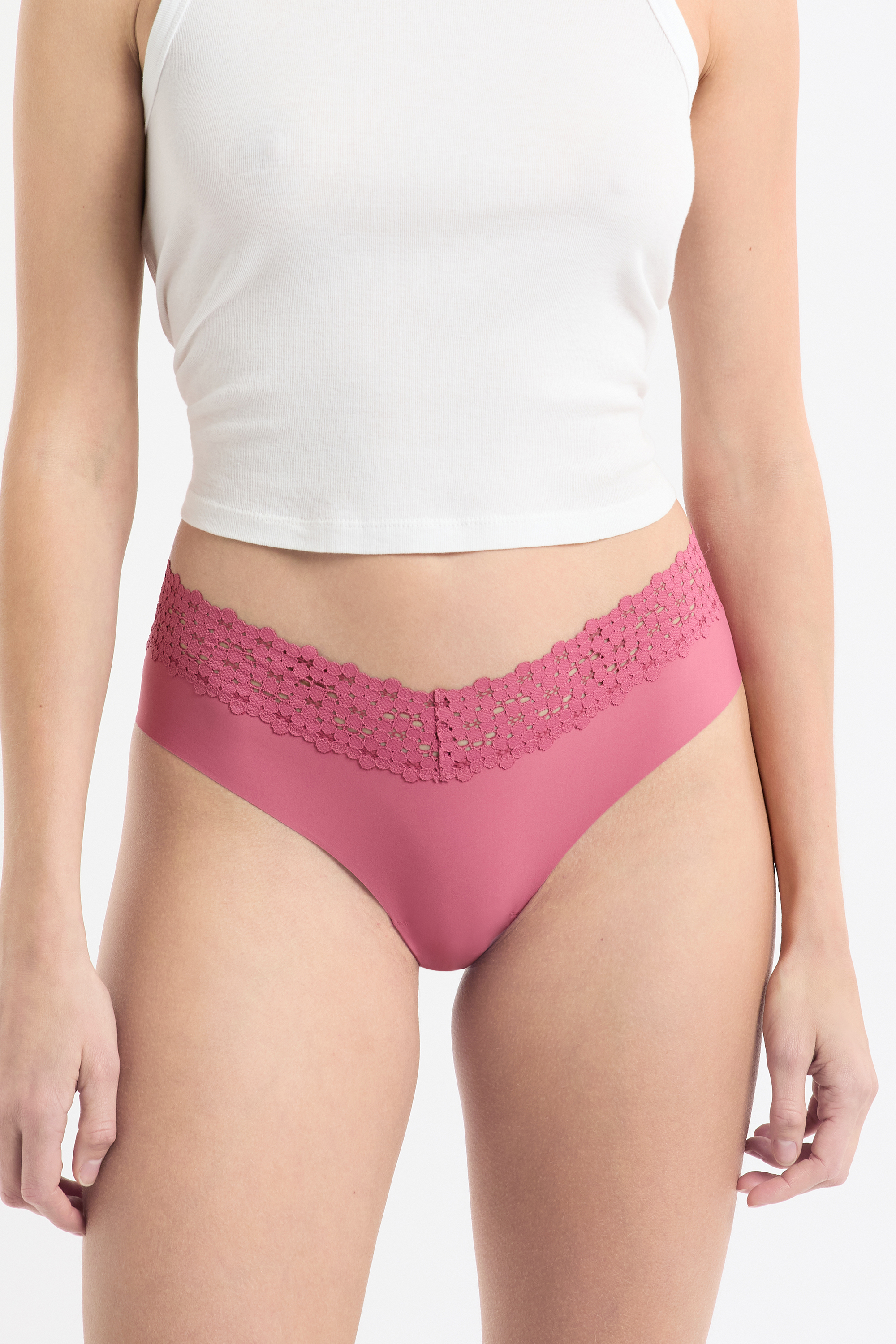 V-shape Hipster in Microfiber and Lace